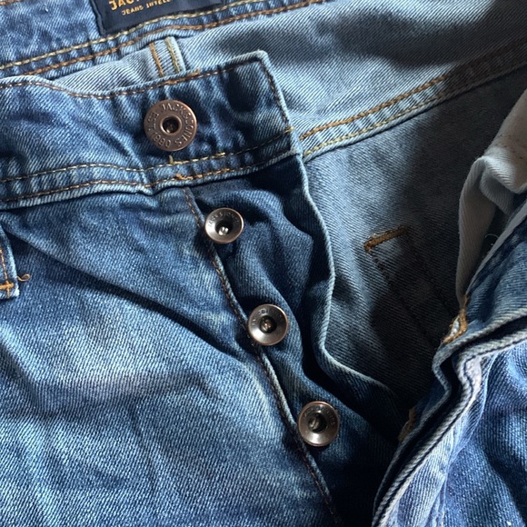 Jack & Jones Distressed Denim Slim Jeans “Mike” Design - Picture 4 of 12